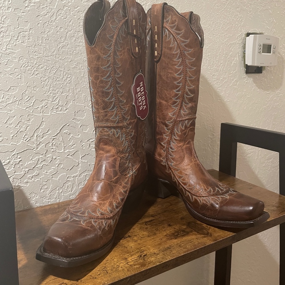 NWT Nocona Rich Brown Leather Boots w/ Stitching Sz. 10